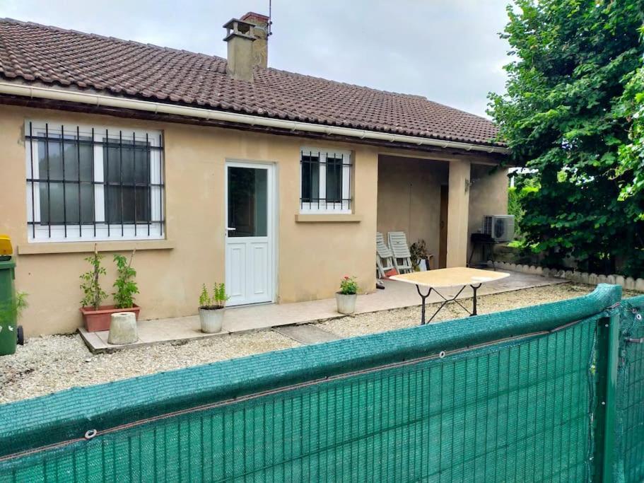 Maison Verrieres  Экстерьер фото